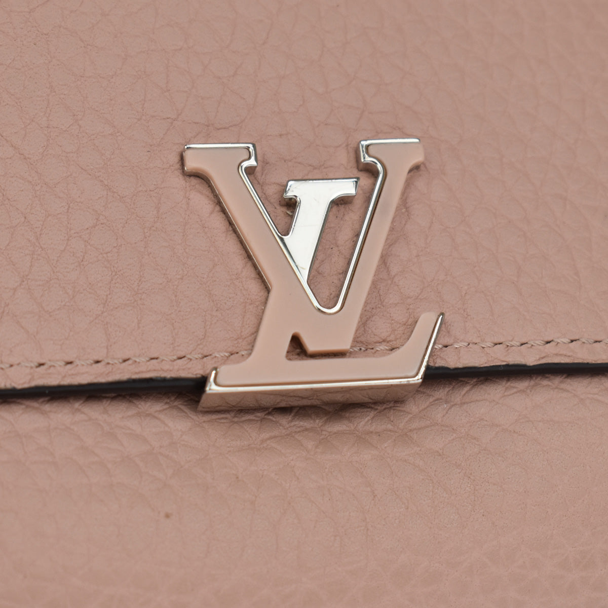 LOUIS VUITTON Portefeuille Capucines Compact Wallet Leather Pink M62156 80YB767