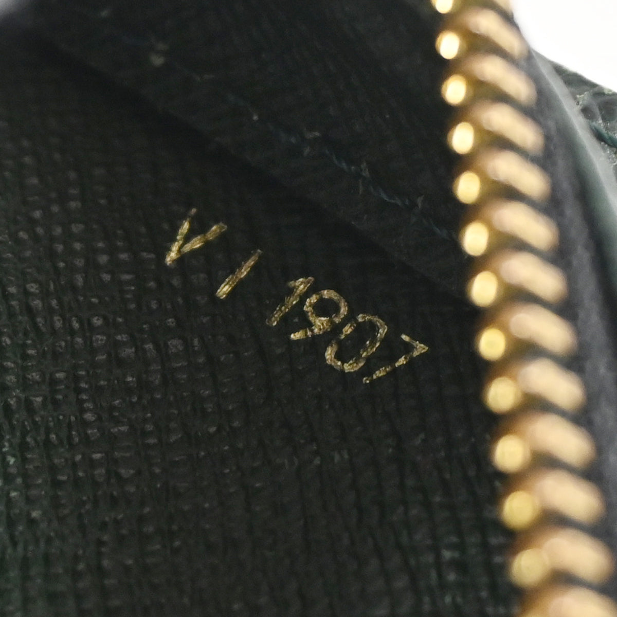 SALVATORE FERRAGAMO Vara Shoulder Bag Embossing Leather Black Italy 68FA018