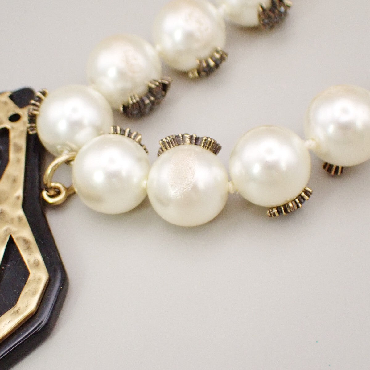 CHRISTIAN DIOR Logo Tribal Imitation Pearl Necklace White Gold 88RK382
