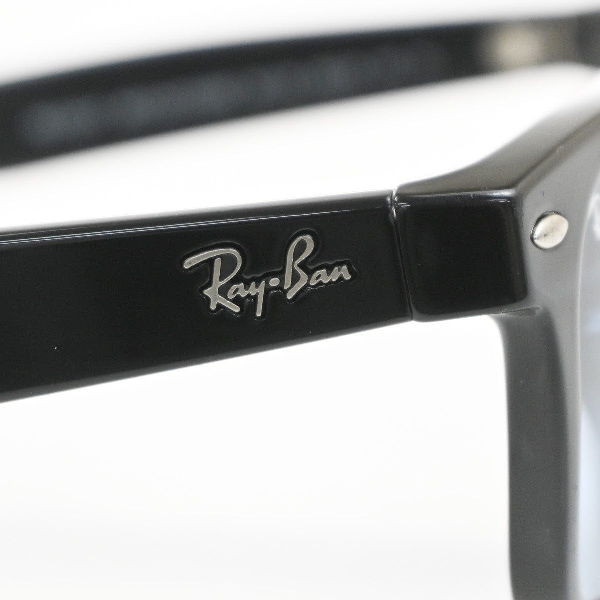 Ray Ban New Wayfarer Sunglasses Eye Wear Plastic BK BE RB 2132-F Italy 07MA608