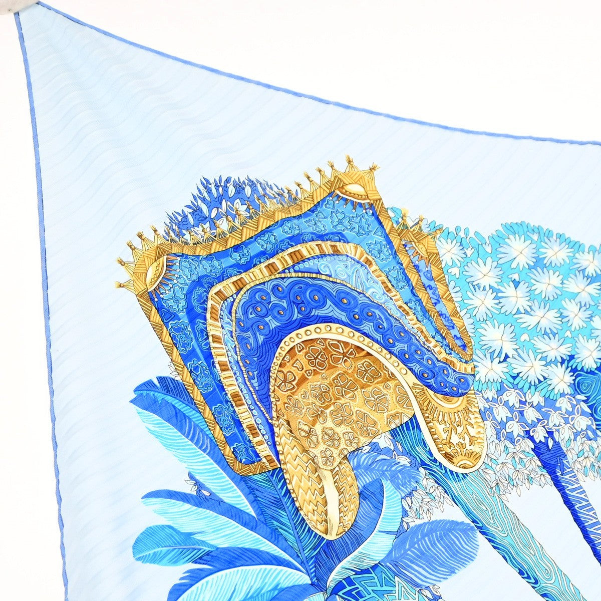 HERMES XL Pleated Carre Scarf " Ombres Et Lumieres " 100% Silk Blue 68RL949