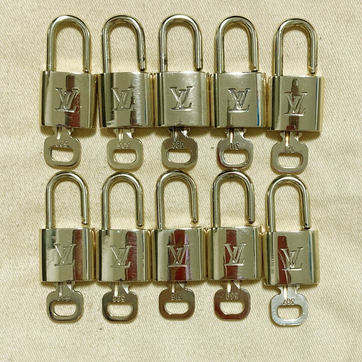 LOUIS VUITTON LV 10 SET PADLOCK KEY CHARM CADENA GOLD-PLATED FRANCE 62PDA163