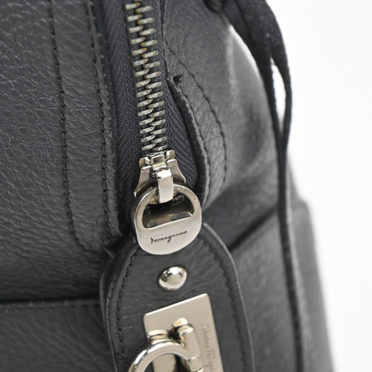 SALVATORE FERRAGAMO Logo Gancini Shoulder Hand Bag Leather Gray Italy 67KD031