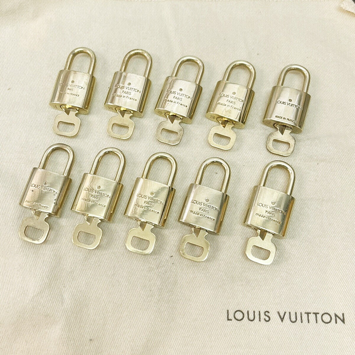 LOUIS VUITTON LV 10 SET PADLOCK KEY CHARM CADENA GOLD-PLATED FRANCE 35JF455