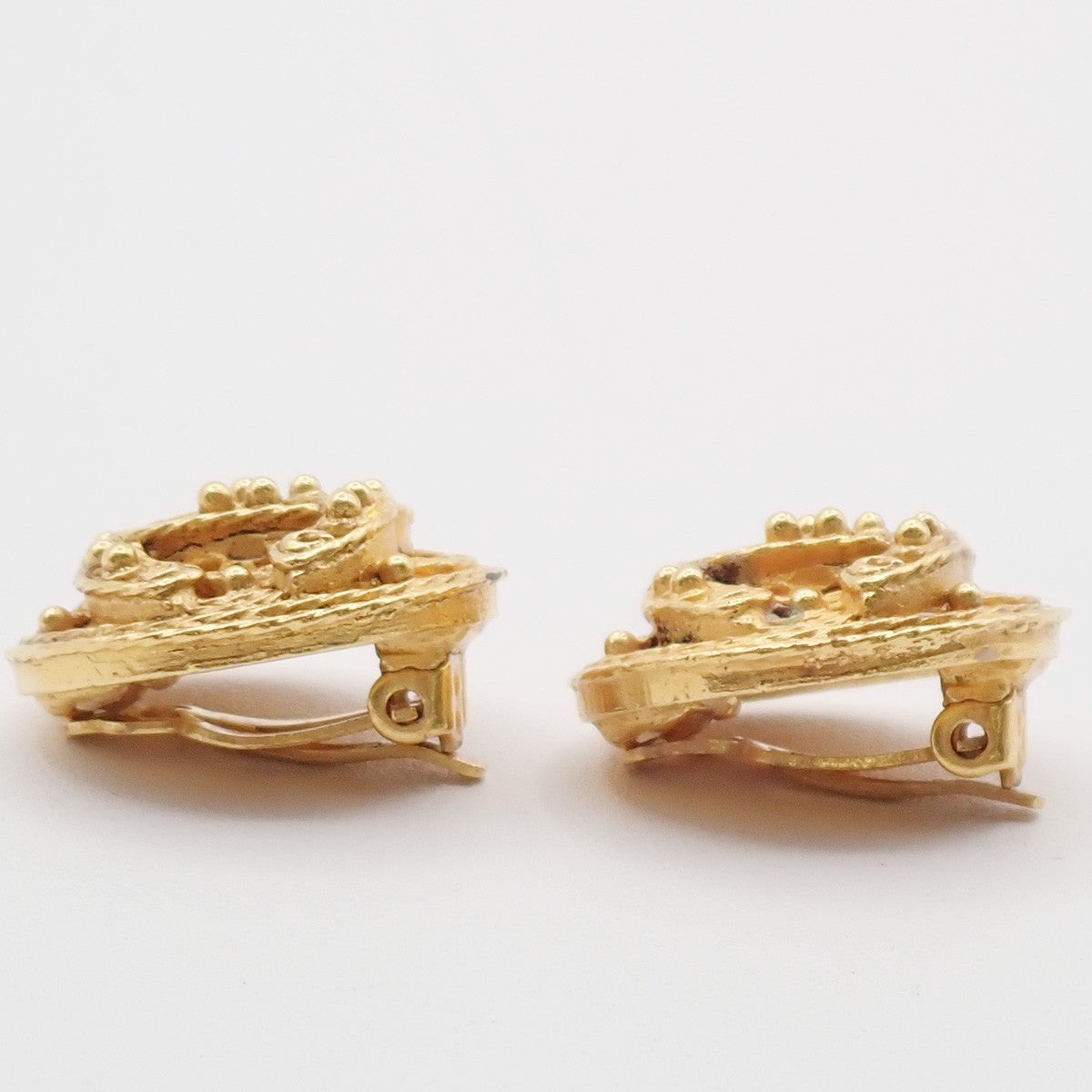 CHANEL CC Logo Round Button Earrings 04A Clip-On Gold GHW France 84RF848