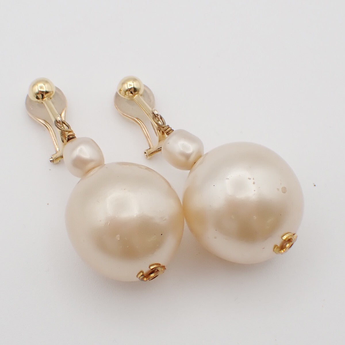 CHANEL CC Logo Imitation Pearl Dangle Drop Earrings Clip-On White GHW 36RF369