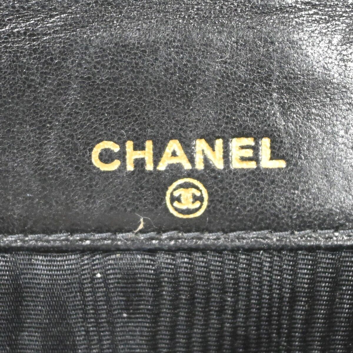 CHANEL CC Logo Bifold Wallet Purse Caviar Skin Leather Black France 68HB308
