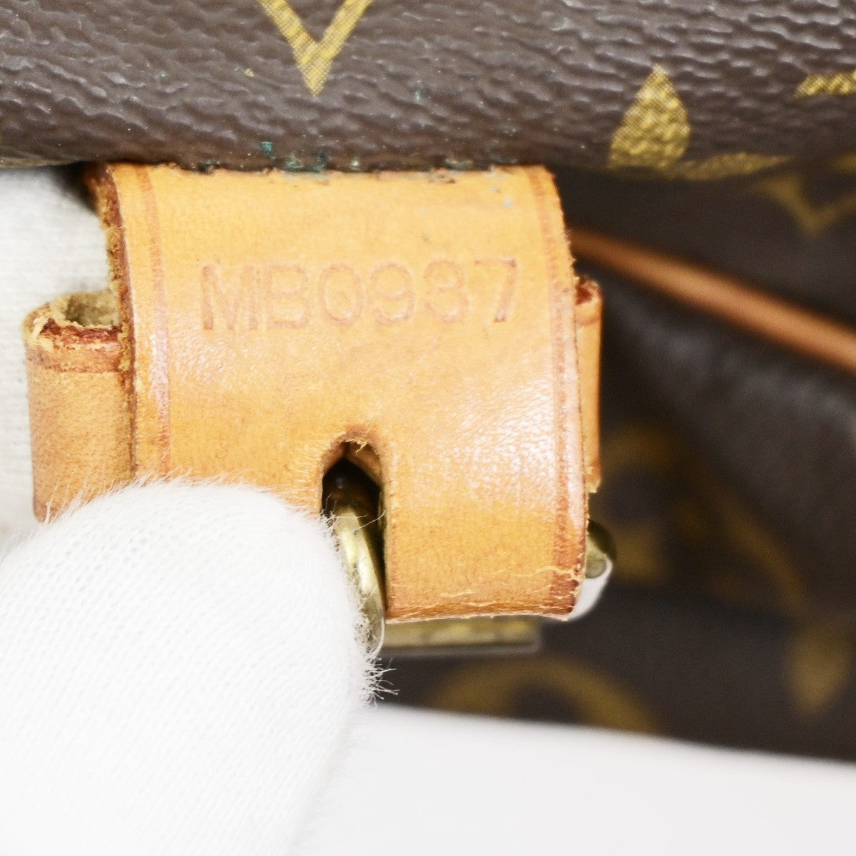 LOUIS VUITTON Saumur 35 Shoulder Bag Monogram Leather BN France M42254 77CB043