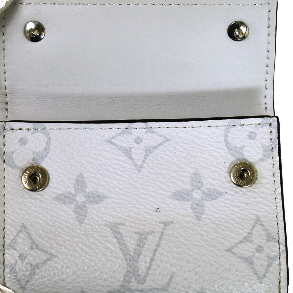 LOUIS VUITTON Discovery Compact Trifold Mini White Taigarama WE M30899 35YC253