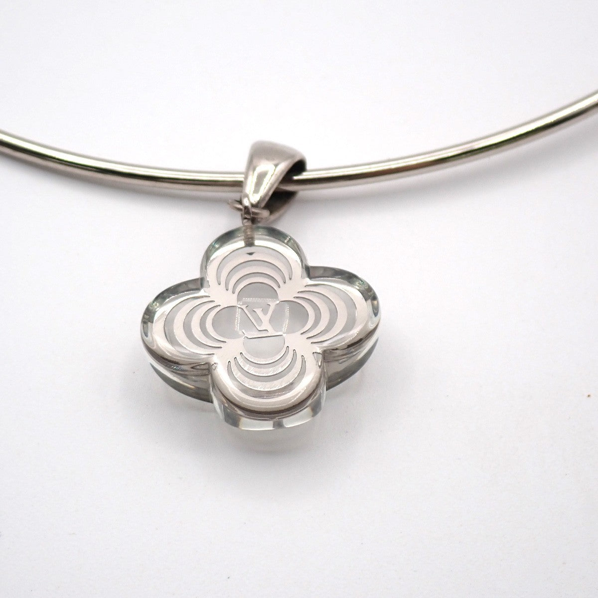 LOUIS VUITTON A La Folie Flower Resin Choker Necklace Silver M65667 64RL892