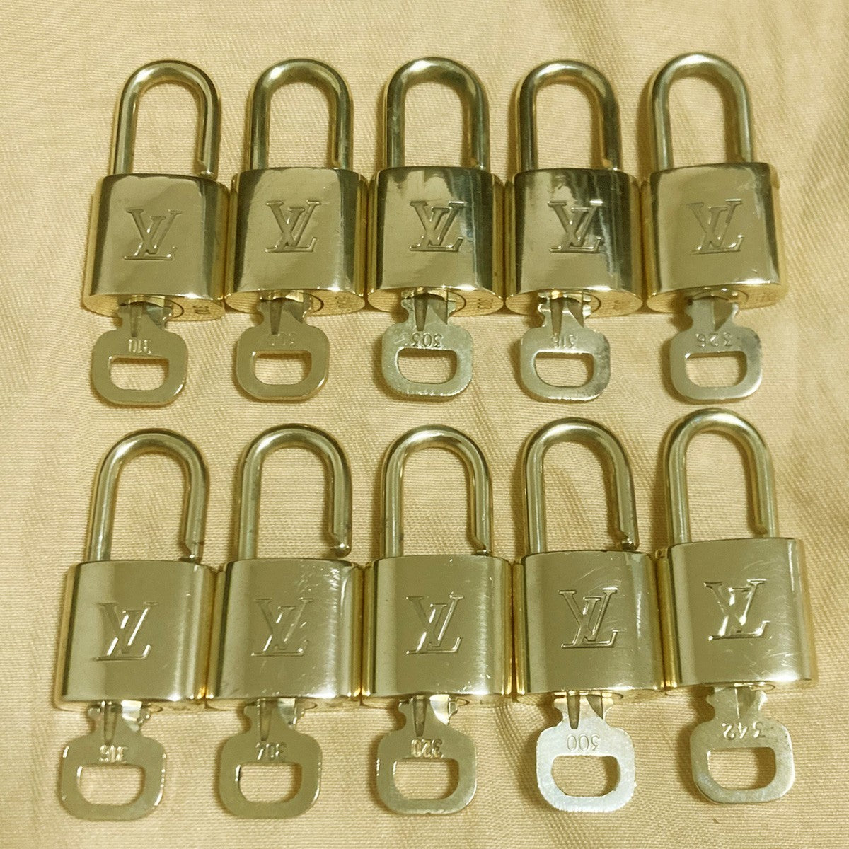 LOUIS VUITTON LV 10 SET PADLOCK KEY CHARM CADENA GOLD-PLATED FRANCE 65PDA314