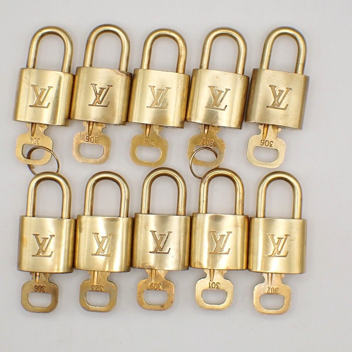 LOUIS VUITTON LV 10 Set  Padlock Key Bag Charm Cadena Gold Plated France 31YF664