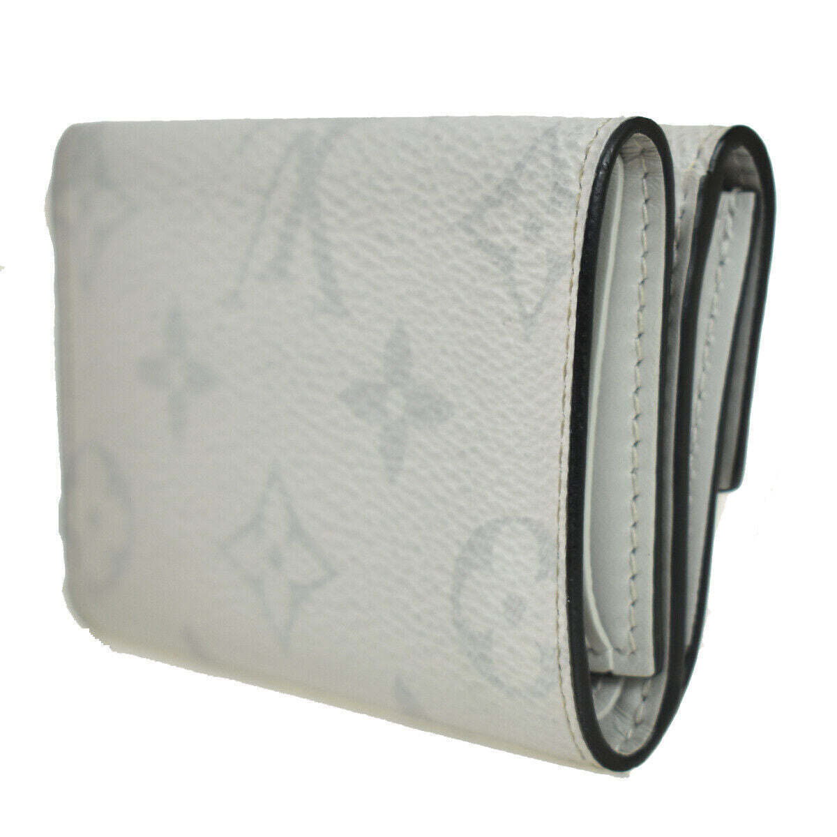 LOUIS VUITTON Discovery Compact Trifold Mini White Taigarama WE M30899 35YC253