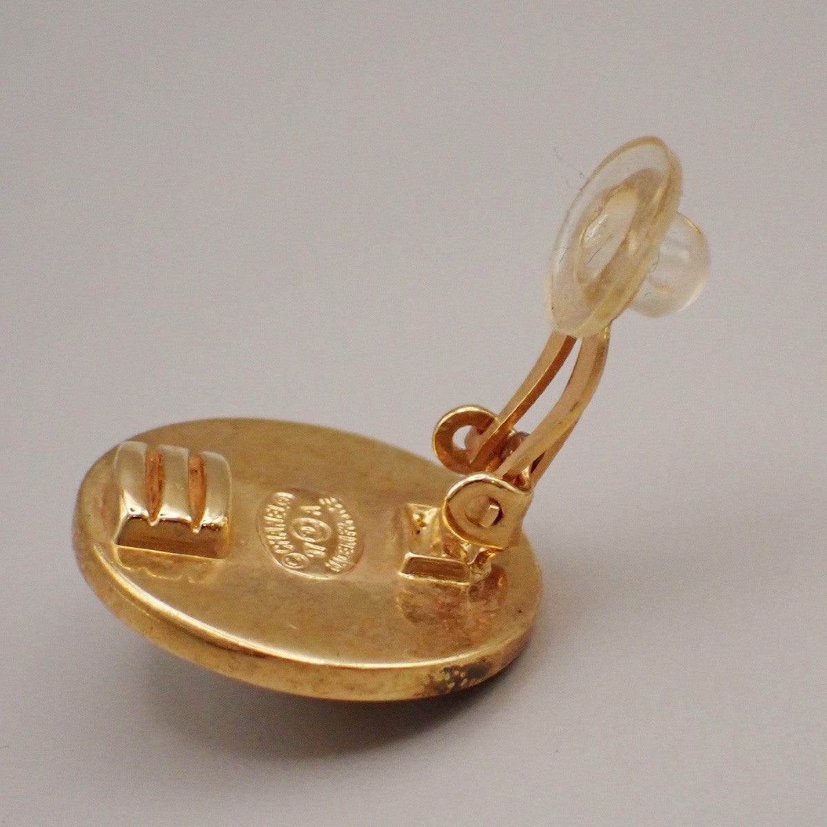 CHANEL CC Logo Button Round Earrings 97A Clip-On GHW  SHW Vintage 83RL334