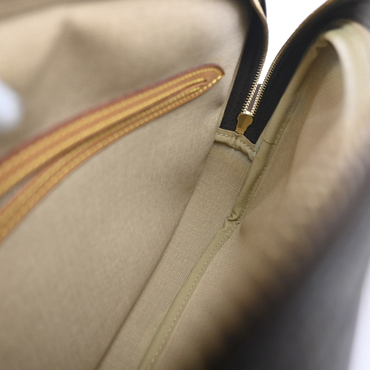 LOUIS VUITTON Reporter PM Crossbody Shoulder Bag Monogram Leather M45254 85KC862
