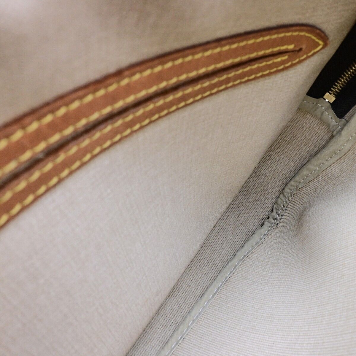 LOUIS VUITTON Reporter PM Crossbody Shoulder Bag Monogram Leather M45254 69ED047