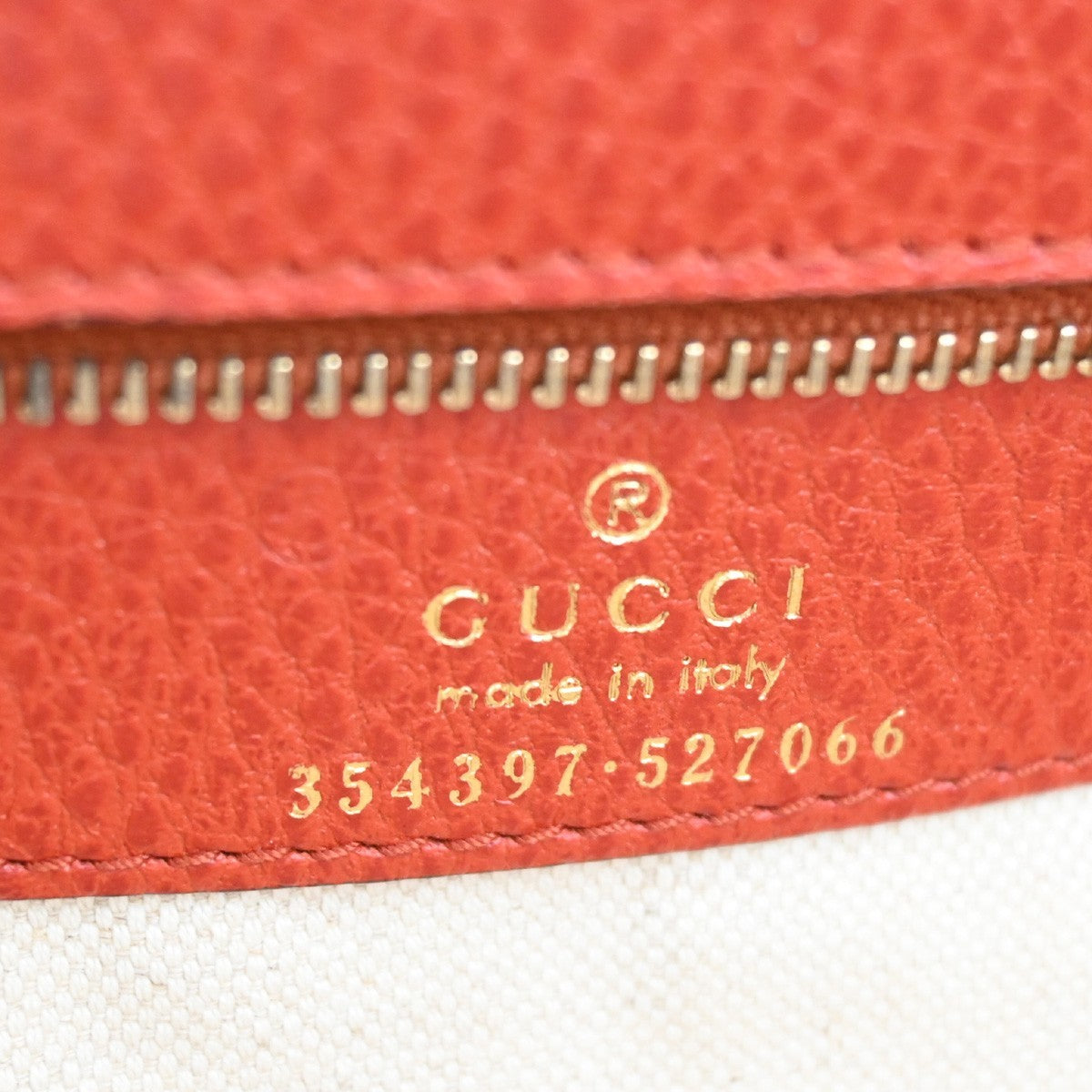 GUCCI Logo Swing Shoulder Tote Hand Bag Leather Red GHW Italy 84CA871