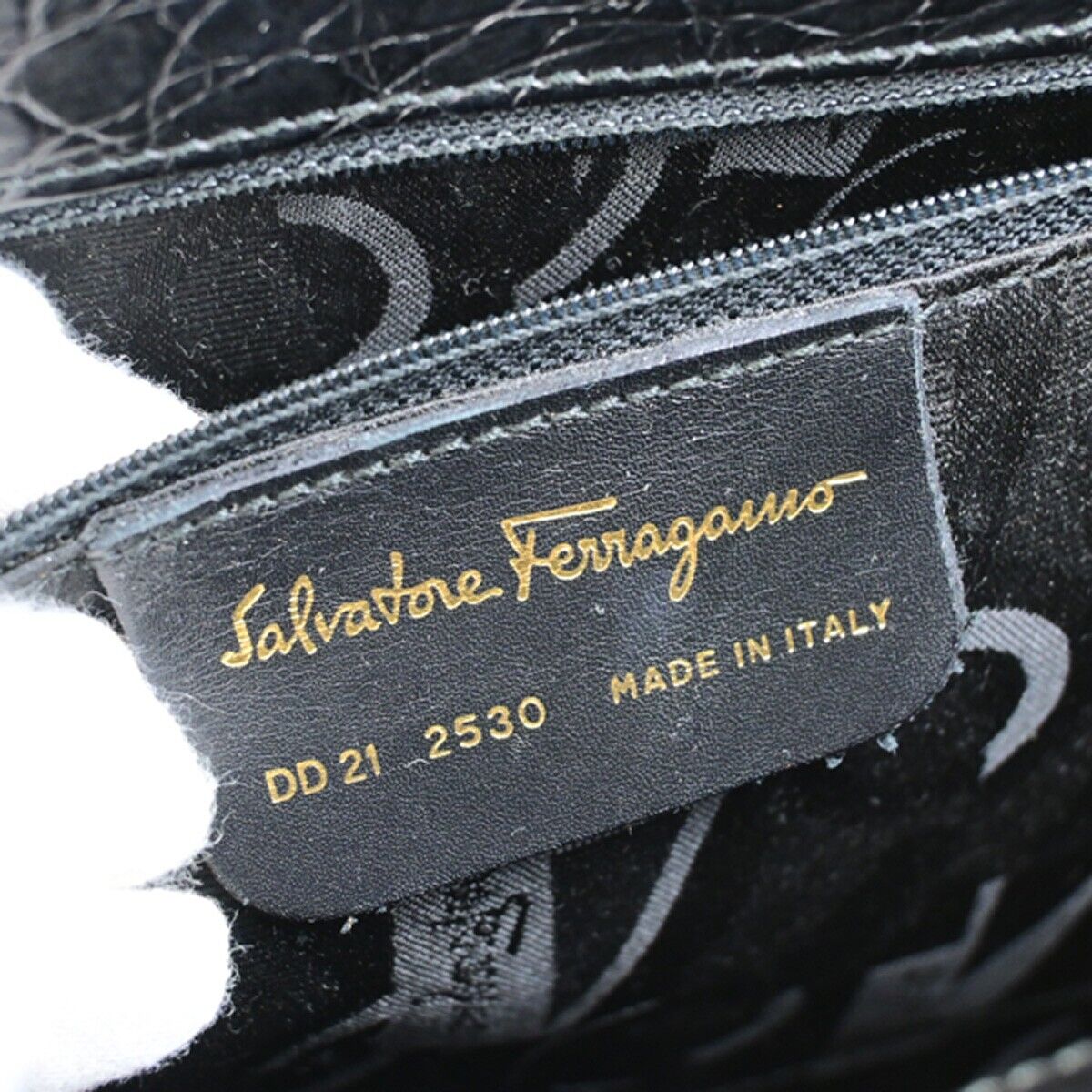 SALVATORE FERRAGAMO Vara Shoulder Bag Embossing Leather Black GHW Italy 68KA514