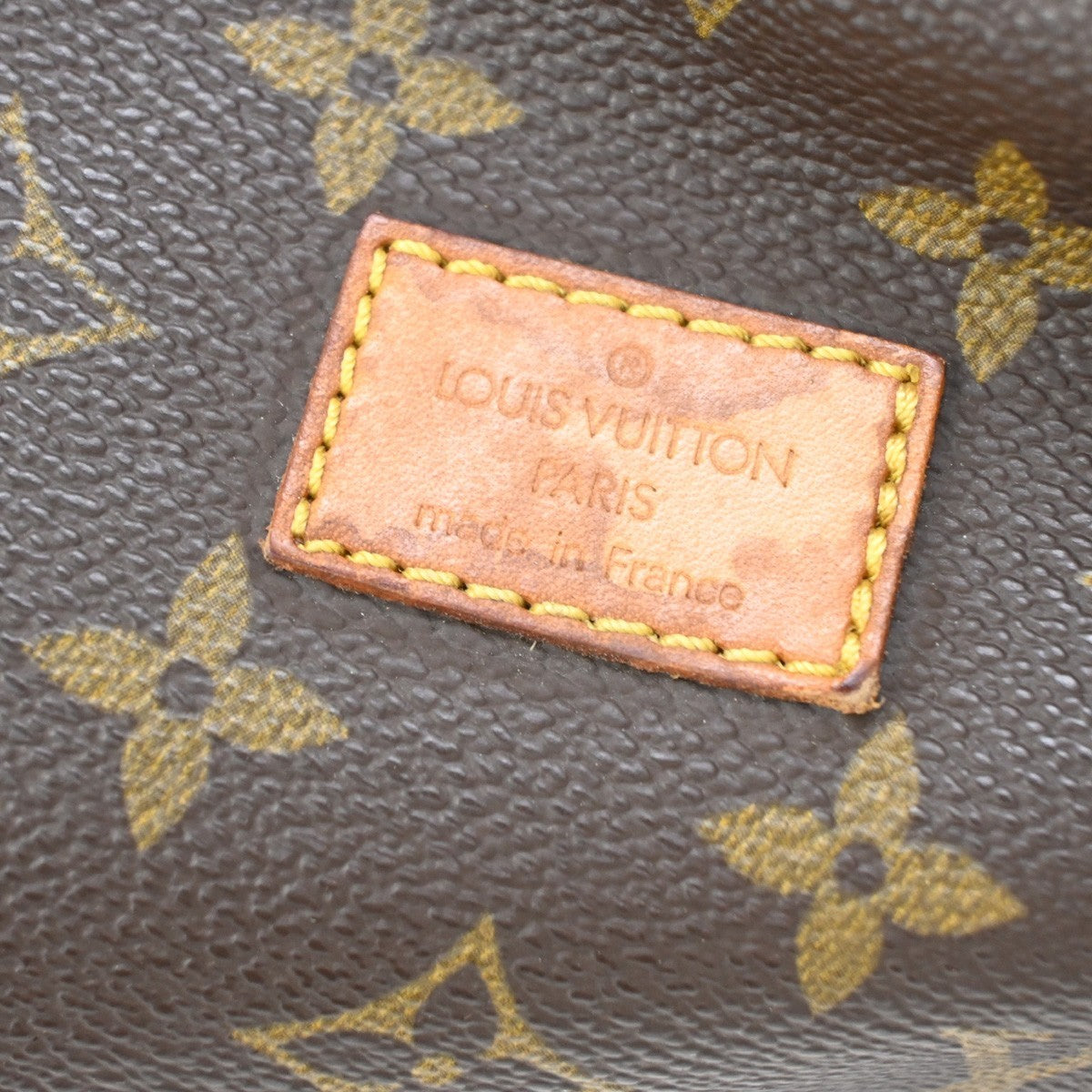 LOUIS VUITTON Logo Saumur 30 Shoulder Bag Monogram Leather Brown M42256 84CA912