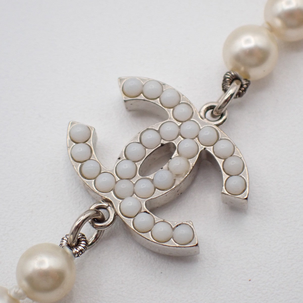 CHANEL CC Logo Imitation Pearl Chain Necklace A12 W White SHW 98RF643