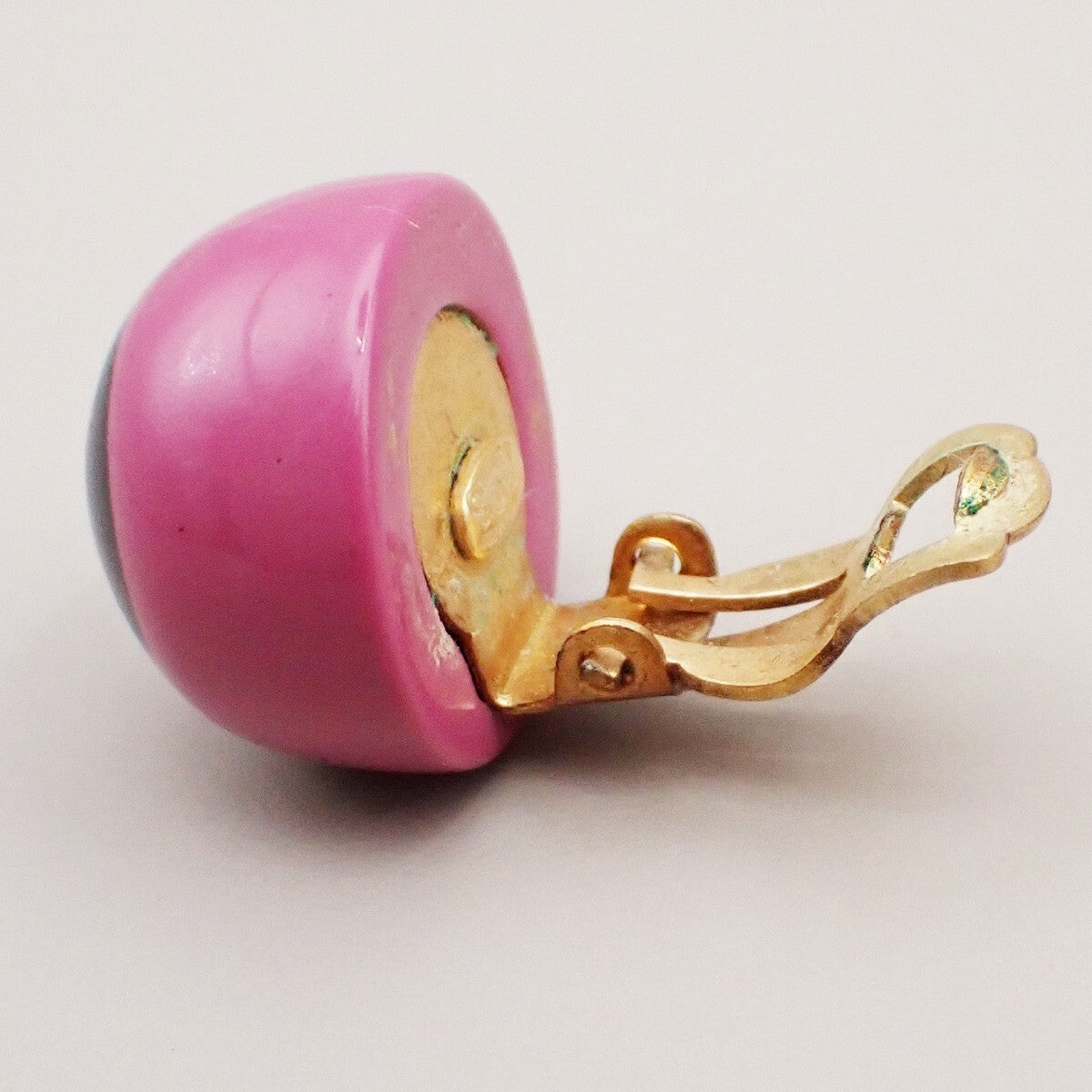 CHANEL CC Logo Button Earrings 01P Clip-On Plastic Pink GHW Vintage 33RK796