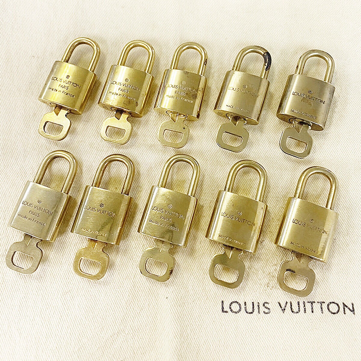 LOUIS VUITTON LV 10 SET PADLOCK CADENA KEY BAG CHARM GOLD PLATED FRANCE 33MS879