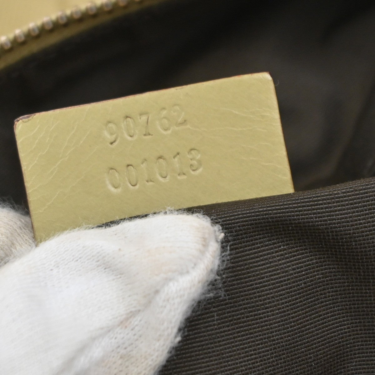 GUCCI Logo GG Pattern Shoulder Bag Canvas Leather Beige GHW Italy 34YJ134