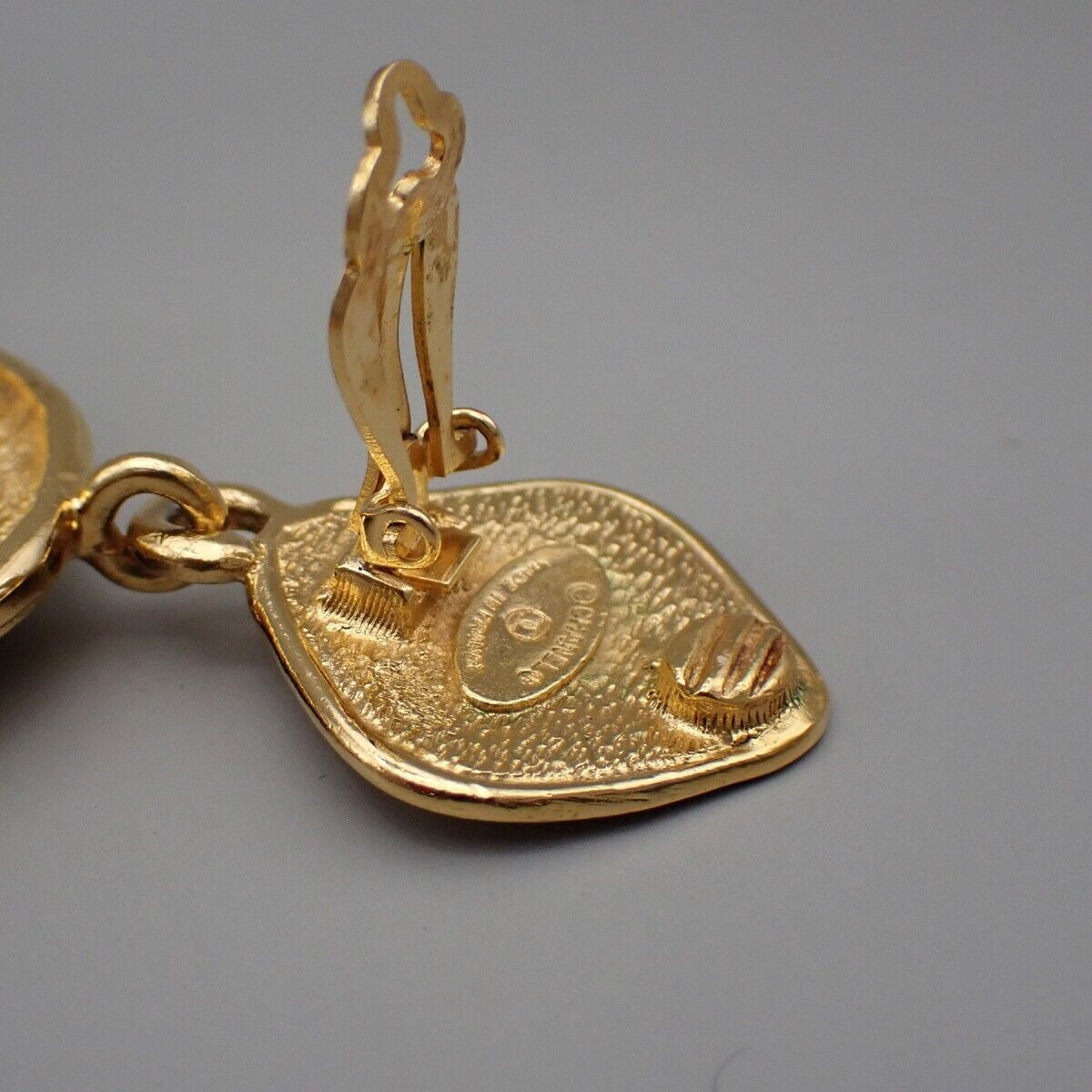 CHANEL CC Logo Round Drop Earrings Clip-On GHW France Vintage 75RK809