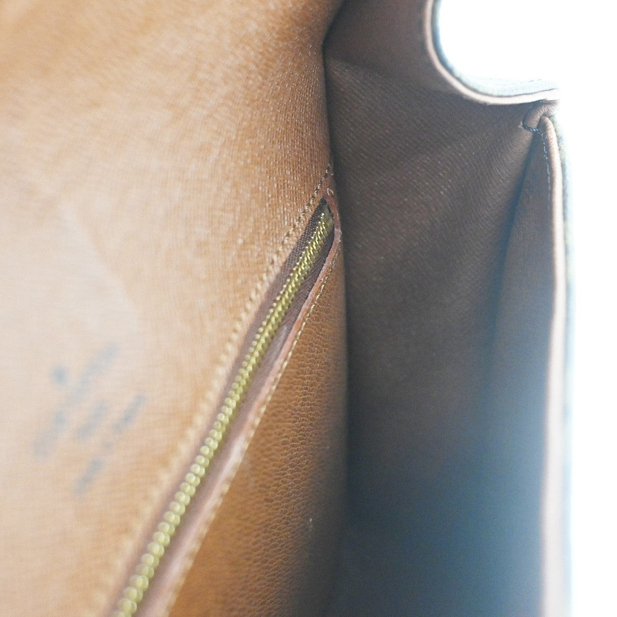 LOUIS VUITTON Saint Cloud GM Shoulder Bag Monogram Leather Brown M51242 82CA746