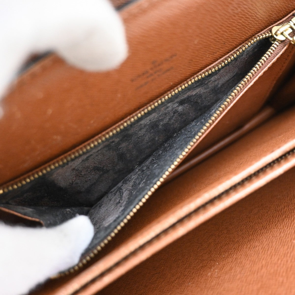 LOUIS VUITTON Courcelles Shoulder Bag Monogram Leather Brown M51375 86KP500