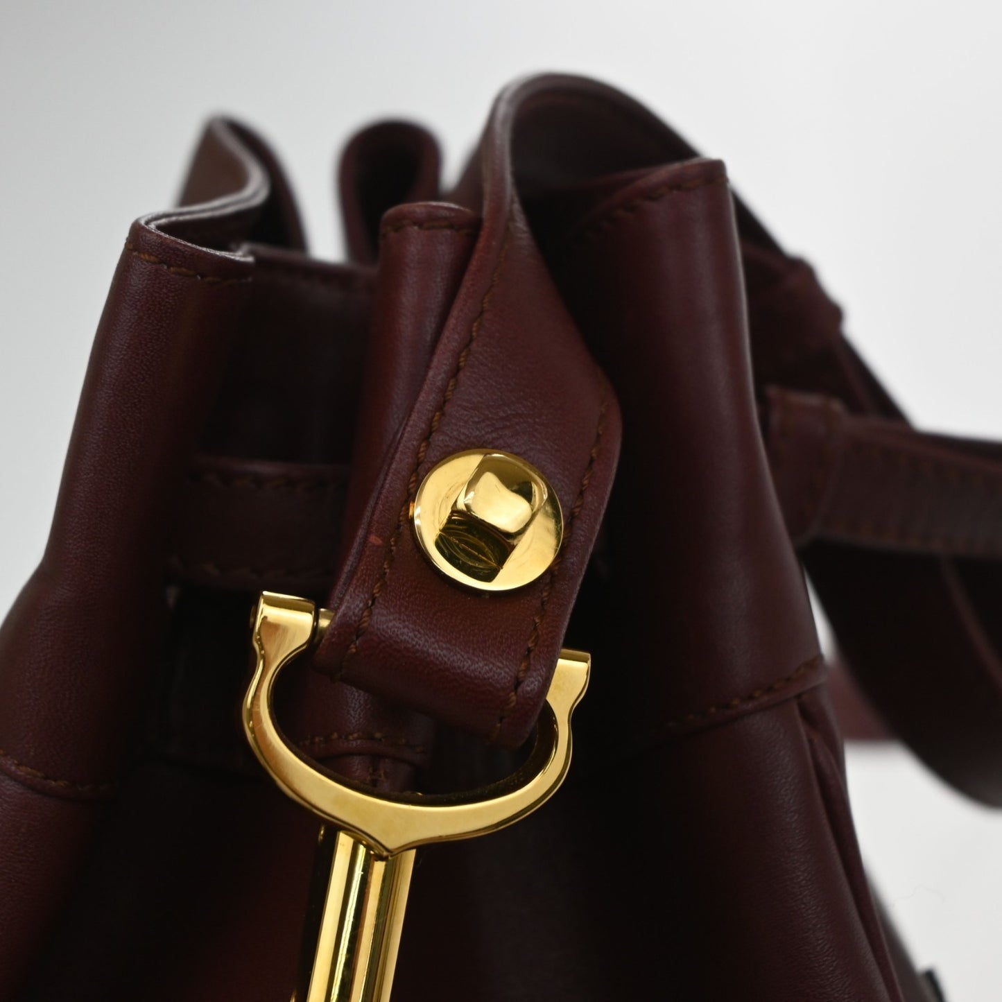 CARTIER Logo Must Line Drawstring Shoulder Bag Leather Red GHW Spain 34MA663