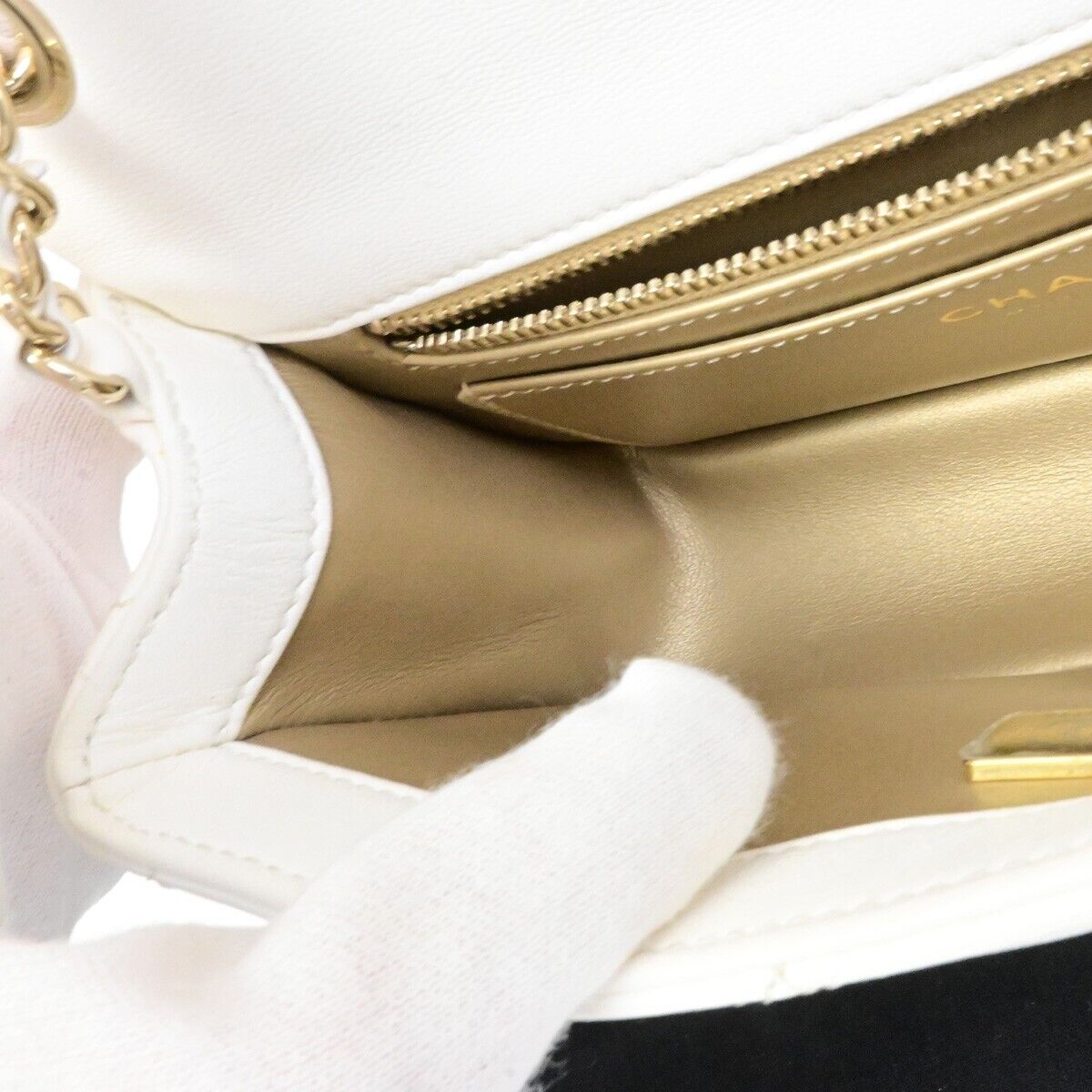 CHANEL CC Logo MatelasseFlap Chain Shoulder Bag Leather White GHW 892RF212