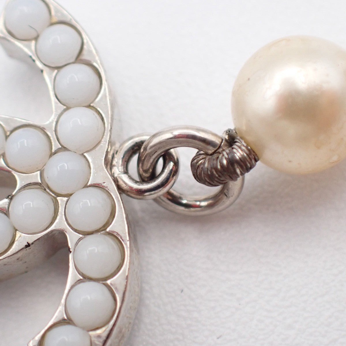 CHANEL CC Logo Imitation Pearl Chain Necklace A12 W White SHW 98RF643