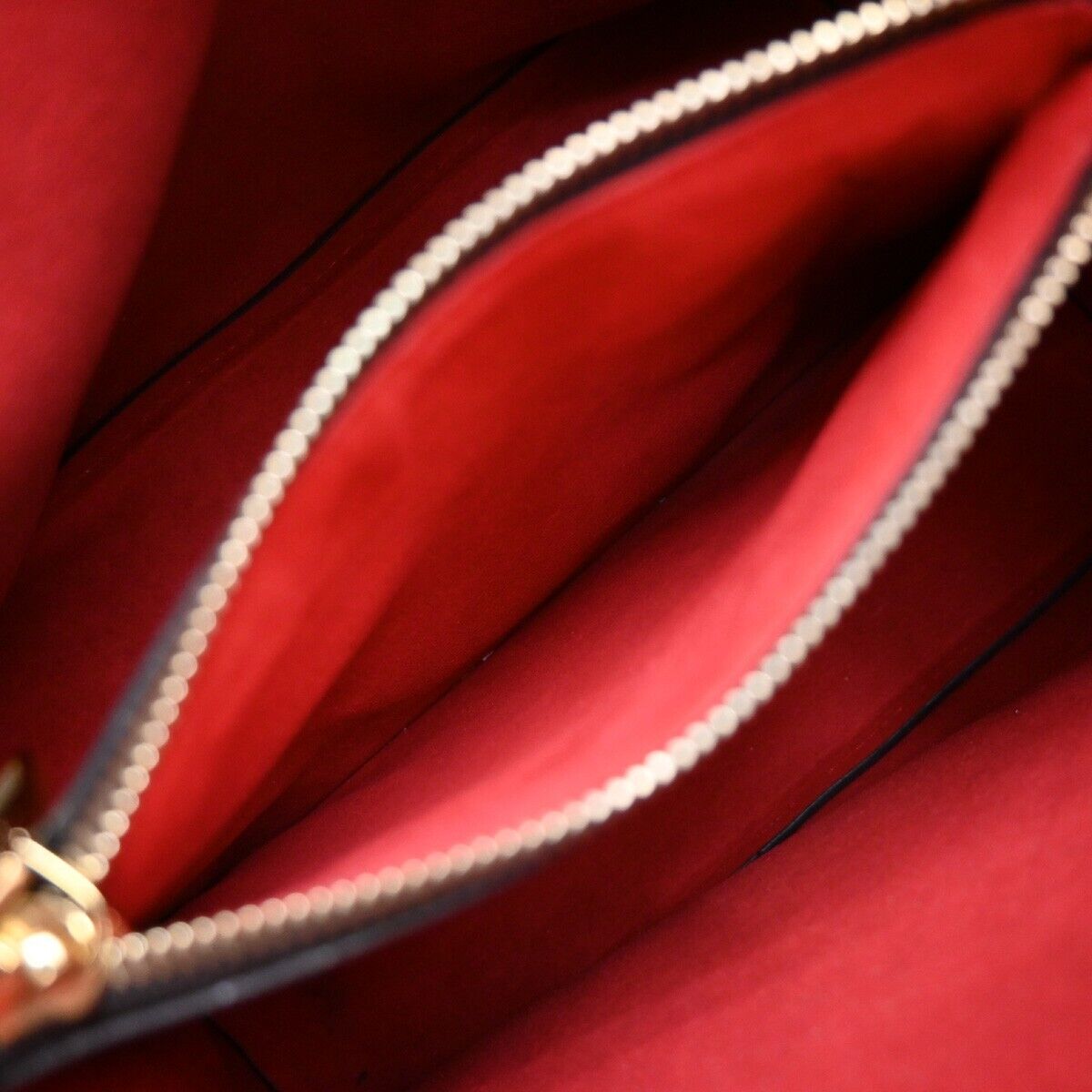 LOUIS VUITTON Neo Noe MM Drawstring Shoulder Bag Monogram Red M44021 669RF240
