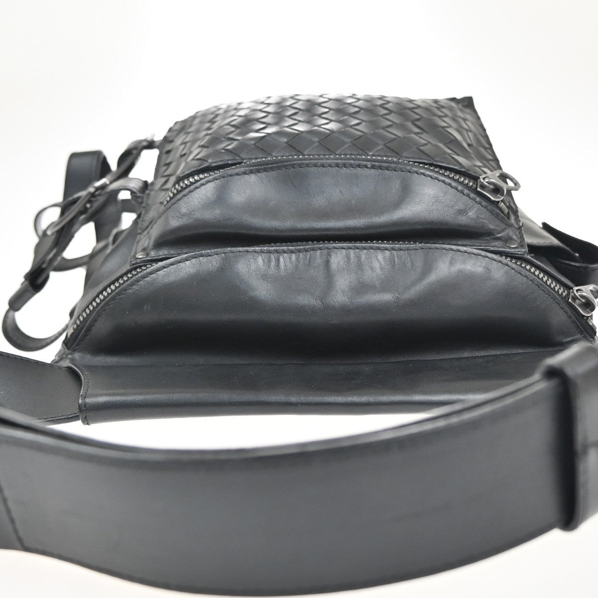 BOTTEGA VENETA Logo Intrecciato Body Bum Bag Leather Black Italy 12RL727