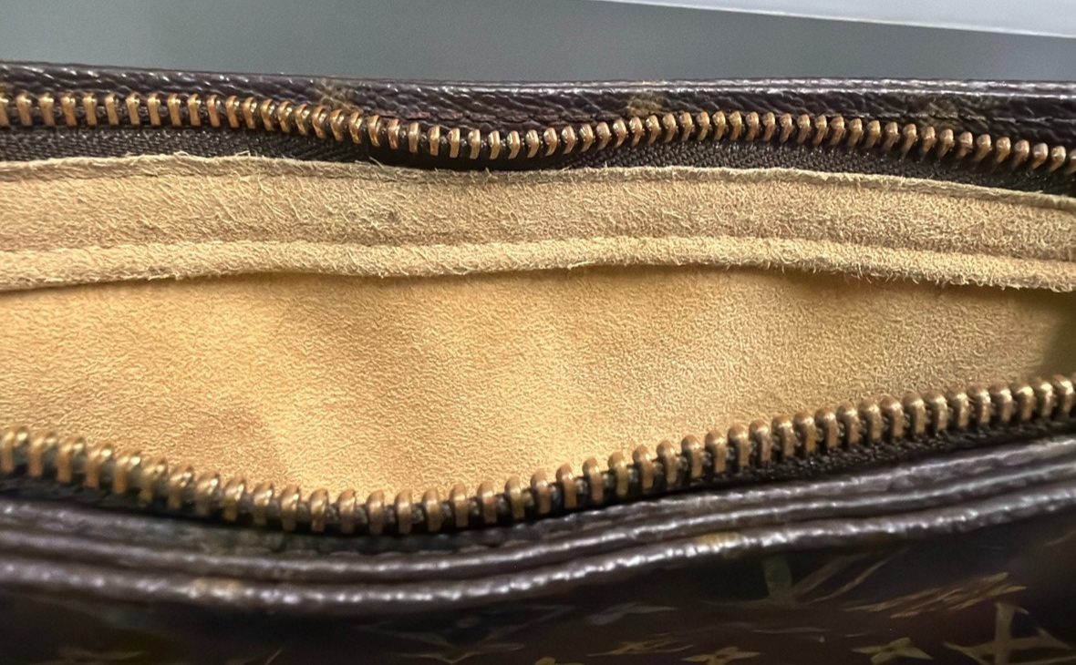 LOUIS VUITTON Logo Looping GM Shoulder Bag Monogram Leather USA M51145 85YJ277