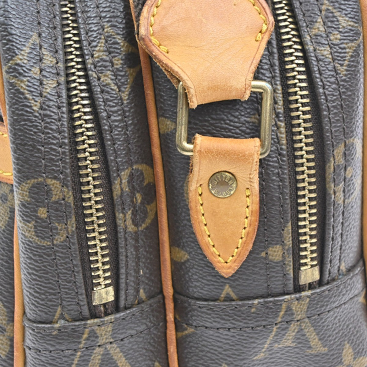 LOUIS VUITTON Reporter PM Crossbody Shoulder Bag Monogram Leather M45254 81MA044