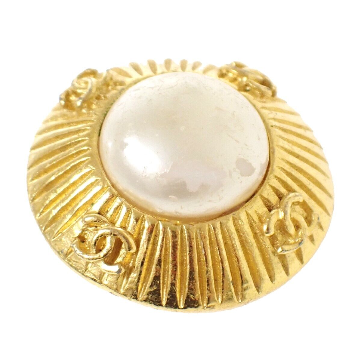 CHANEL CC Imitation Pearl Round Button Earrings Clip-On GHW Vintage 67RJ015