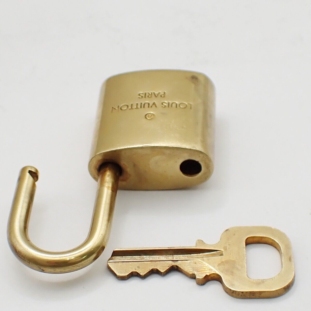 LOUIS VUITTON LV 10 Set  Padlock Key Bag Charm Cadena Gold Plated France 31YF667