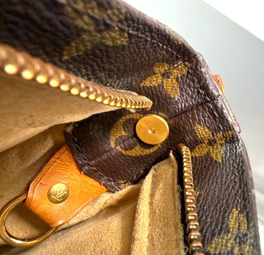 LOUIS VUITTON Logo Looping GM Shoulder Bag Monogram Leather USA M51145 85YJ277