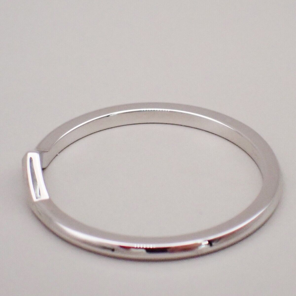Tiffany & Co. V Band Ring Pair Set Au750 PT950 Size 7.5 8.5 GD Platinum 11RK869