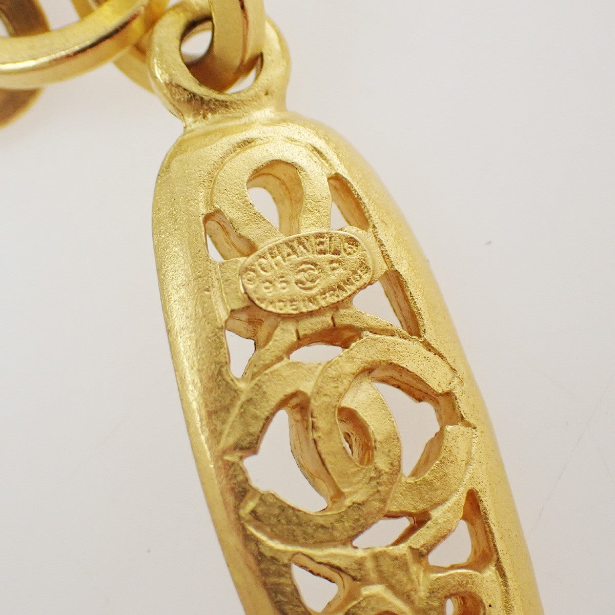 CHANEL CC Logo Oval Motif Chain Long Necklace Pendant 95P GHW GHW France 84RL829