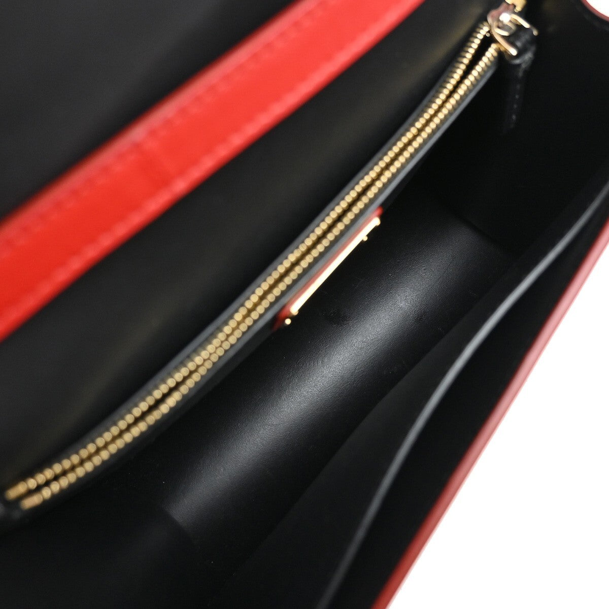SALVATORE FERRAGAMO Vara Studs 2Way Shoulder Clutch Hand Bag Leather Red 88EE395