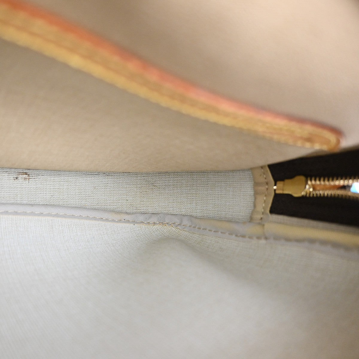 LOUIS VUITTON Reporter PM Crossbody Shoulder Bag Monogram Leather M45254 76TA062