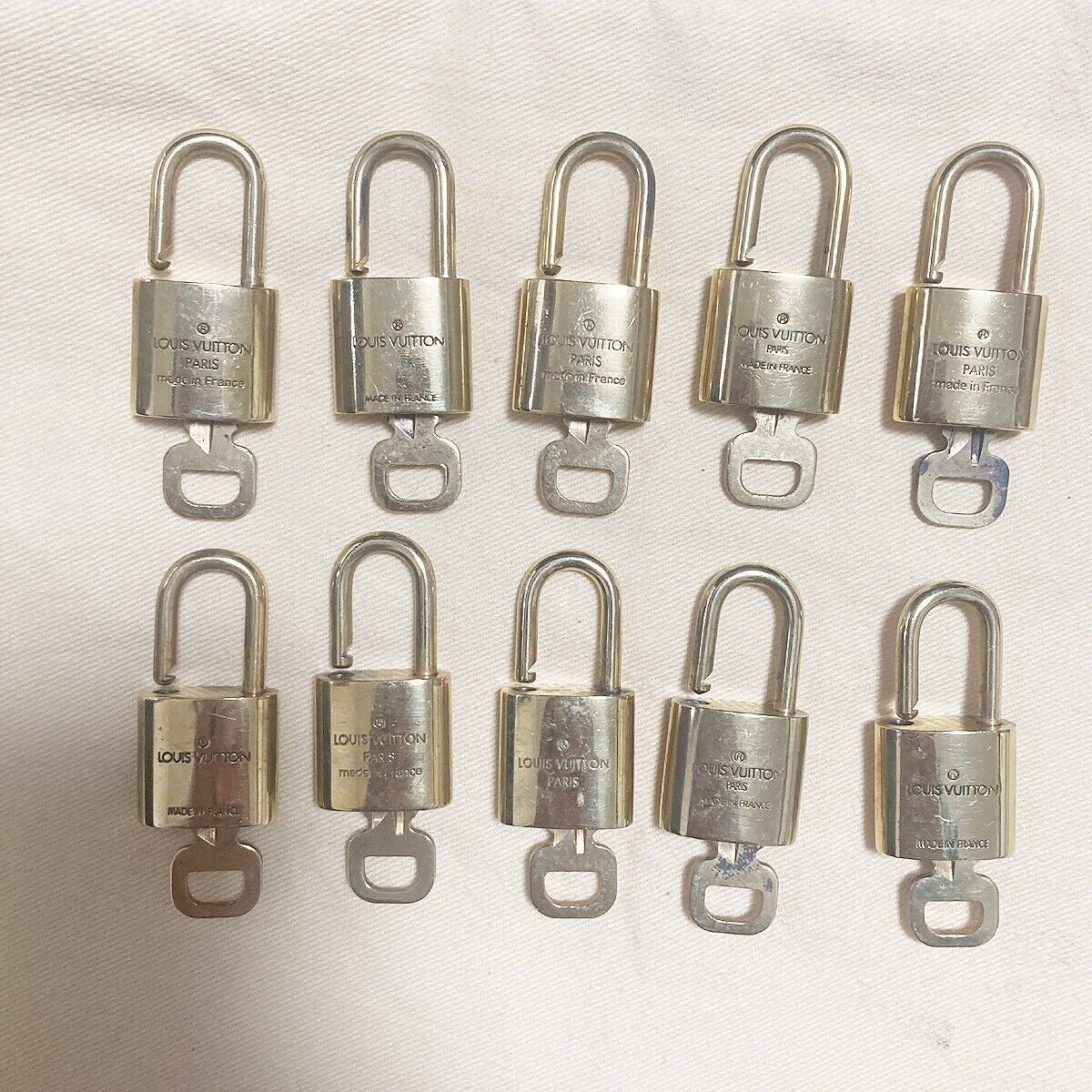 LOUIS VUITTON LV 10 SET PADLOCK KEY BAG CHARM CADENA GOLD PLATED FRANCE34YB045