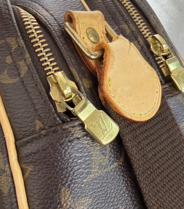 LOUIS VUITTON Reporter PM Crossbody Shoulder Bag Monogram Leather M45254 14YH988