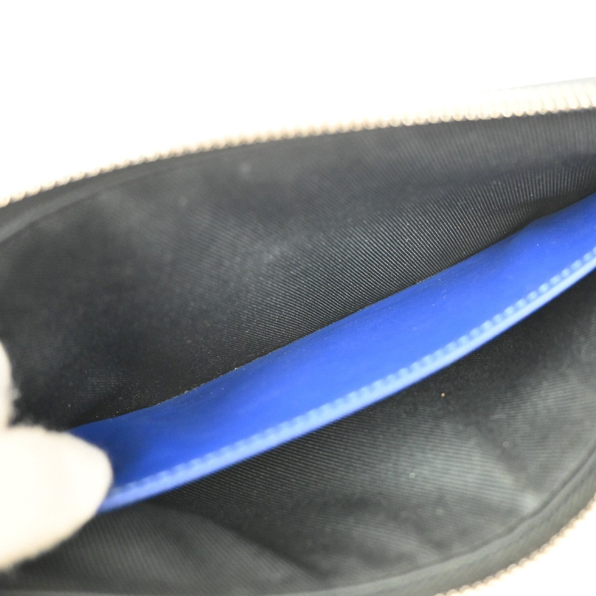 LOUIS VUITTON Pochette Discovery PM Pouch Wallet Taigarama Blue M30278 70KB363