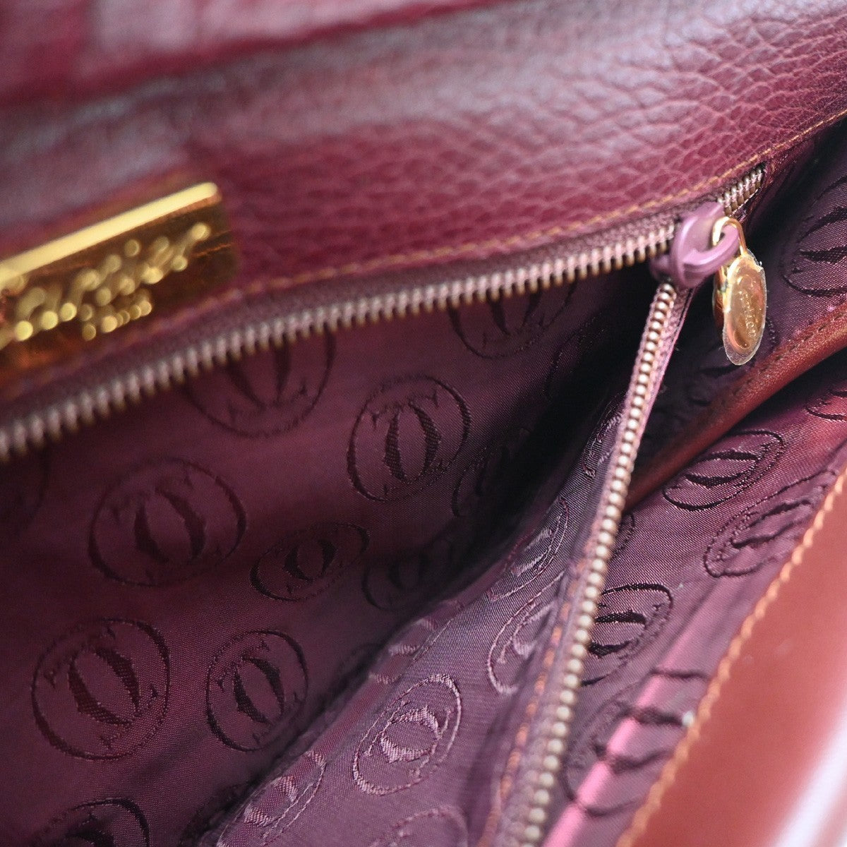 MUST DE CARTIER 2C Logo Shoulder Bag Leather Red GHW Spain 38CA704