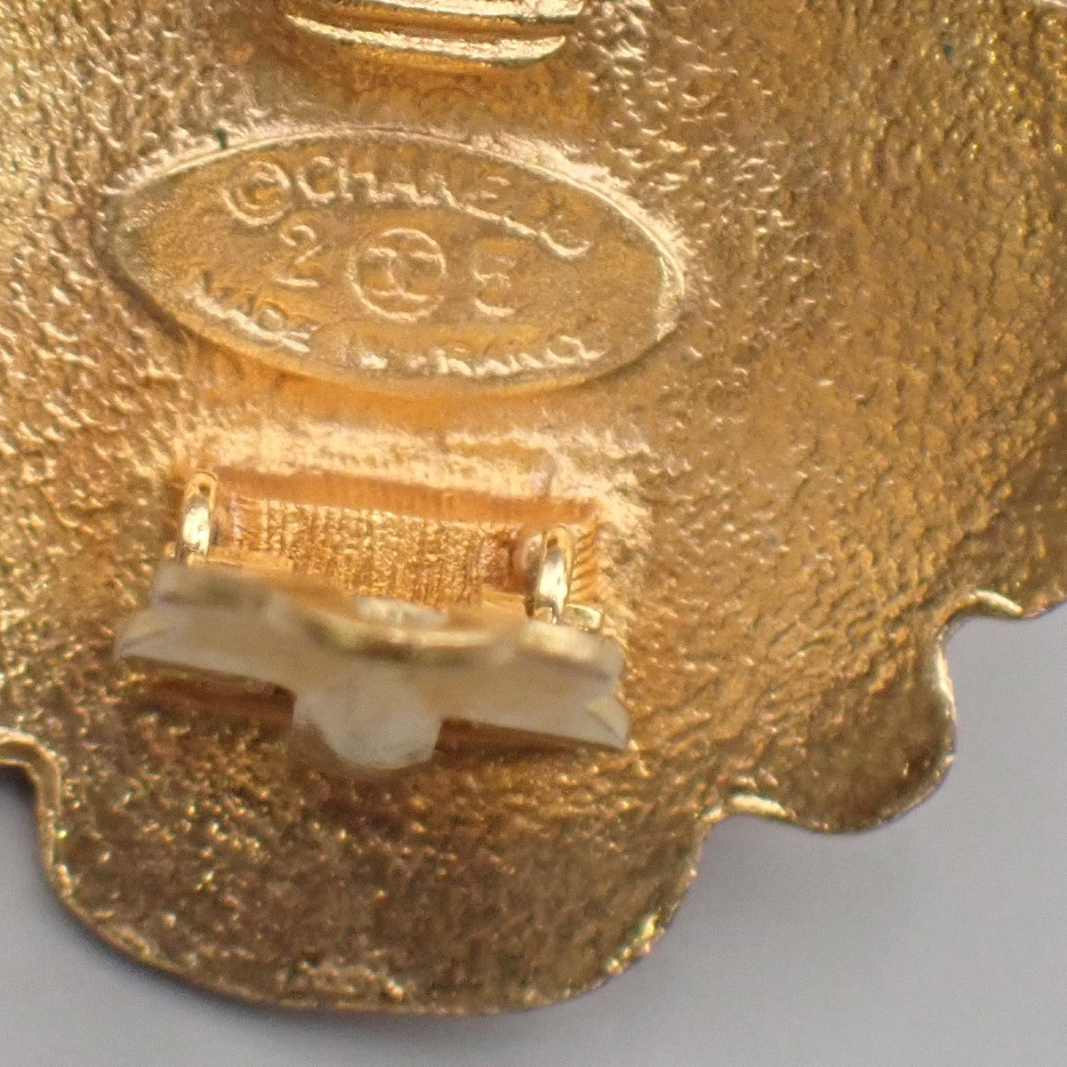 CHANEL Logo Gripoix Flower Button Earrings 25 Clip-On Gold GN France VE 05MA473