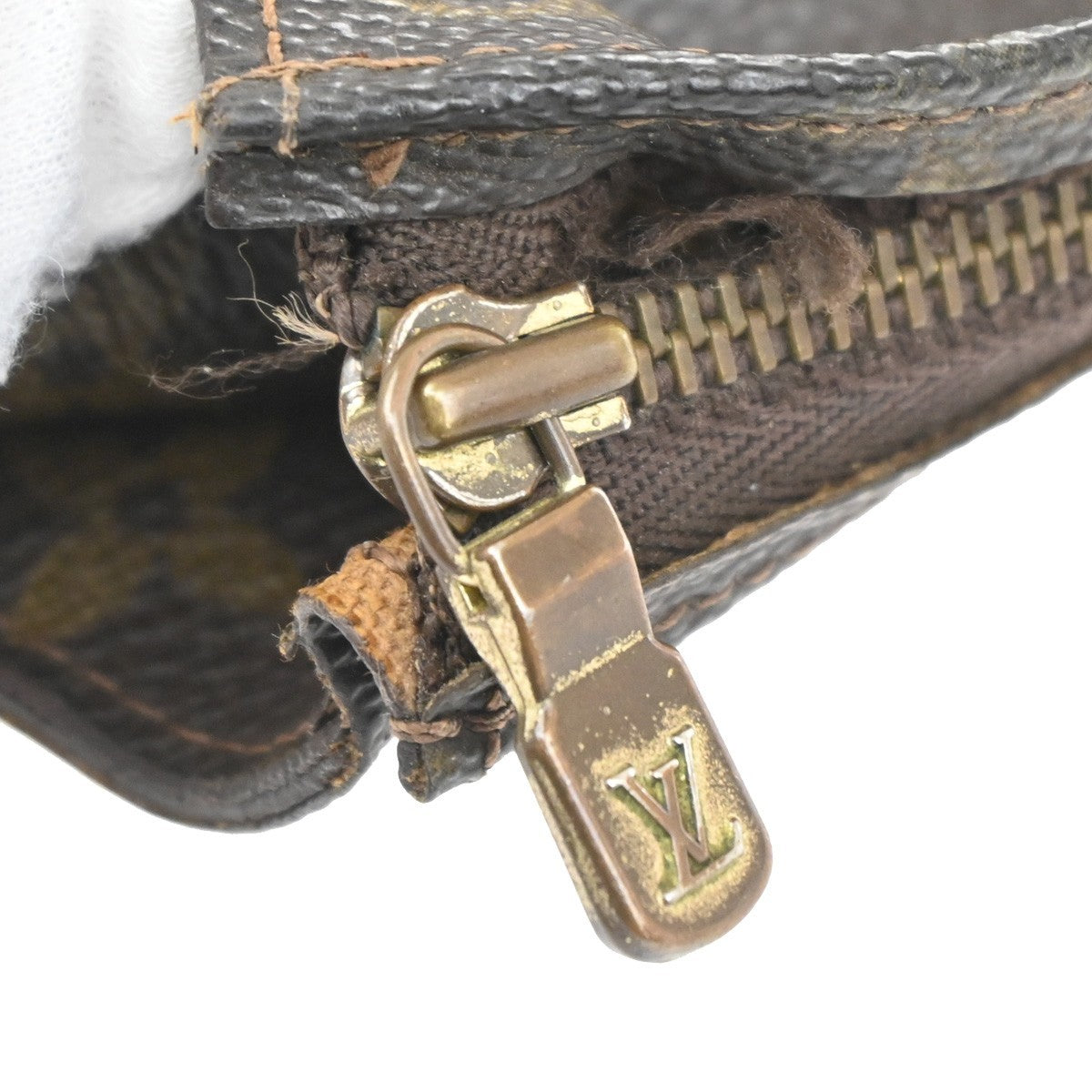 LOUIS VUITTON Poche Toilette 26 Clutch Pouch Bag Monogram Leather M47542 08CB024